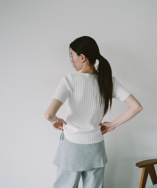 DRWCYS(ドロシーズ)の「ハーフスリーブアイレットリブトップス(ニット/セーター・レディース・ホワイト/ブラック/グレー/グリーン・FREE)」の10枚目の写真