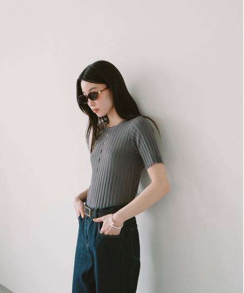 DRWCYS(ドロシーズ)の「ハーフスリーブアイレットリブトップス(ニット/セーター・レディース・ホワイト/ブラック/グレー/グリーン・FREE)」の16枚目の写真