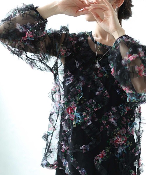 Sawa a la mode(サワアラモード)の「花柄シアーフリルプルオーバー(シャツ/ブラウス・レディース・ブラック/ピンク・FREE)」の1枚目の写真
