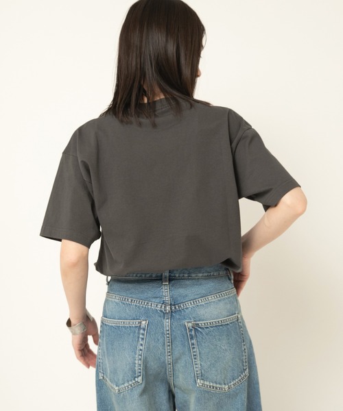 RNA-N(アールエヌエーエヌ)の「M2489 PSC EMBROIDERY T(Tシャツ/カットソー・レディース・ブラウン/チャコール/アッシュグレー・FREE)」の5枚目の写真