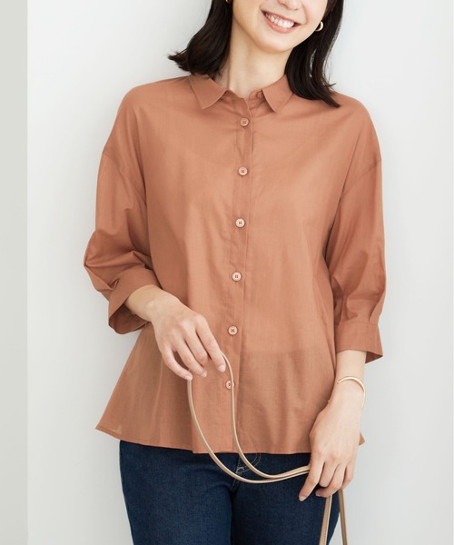 BELLUNA PLUS(ベルーナ)の「バックギャザー使いシアーシャツ(シャツ/ブラウス・レディース・ダークグリーン/オレンジ/ライトベージュ・MEDIUM/X-LARGE)」の3枚目の写真