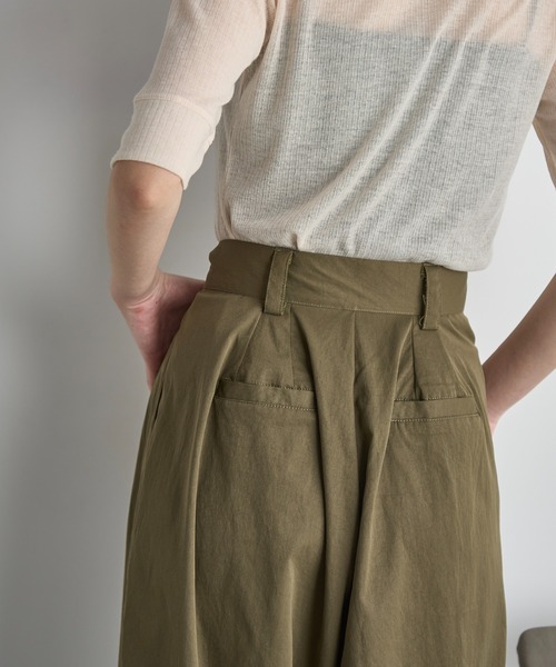 THE YOn(ザヨン)の「クロスウエストアシメラップタックデザインパンツ(その他パンツ・レディース・ブラウン/ネイビー/カーキ・S/M)」の21枚目の写真