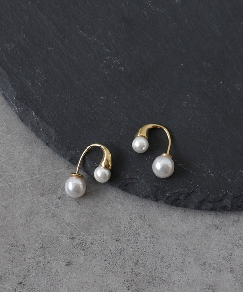 Three Four Time(スリーフォータイム)の「パールフック×パールキャッチステンレスピアス(ピアス(両耳用)・レディース・シルバー/ゴールド・FREE)」の1枚目の写真