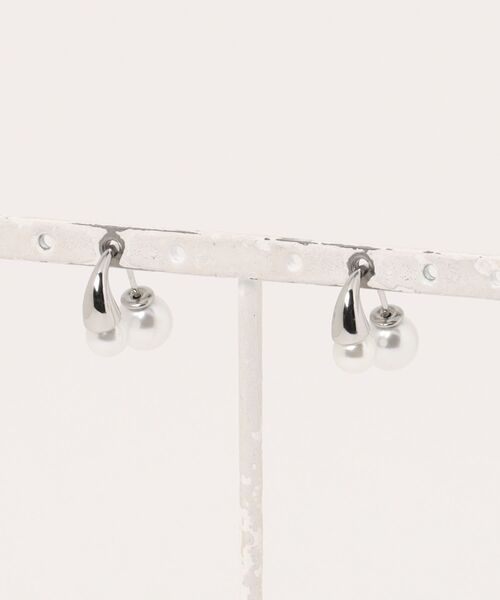 Three Four Time(スリーフォータイム)の「パールフック×パールキャッチステンレスピアス(ピアス(両耳用)・レディース・シルバー/ゴールド・FREE)」の11枚目の写真