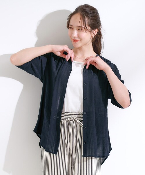 SHOO・LA・RUE(シューラルー)の「【S-LL/2点セット】着るだけでコーデが決まる 麻調5分袖ブラウス+タンクトップ(シャツ/ブラウス・レディース・ネイビー/ホワイト系5/ブルー/ブルー系その他4/ライトイエロー系・01/04/03/02)」の7枚目の写真
