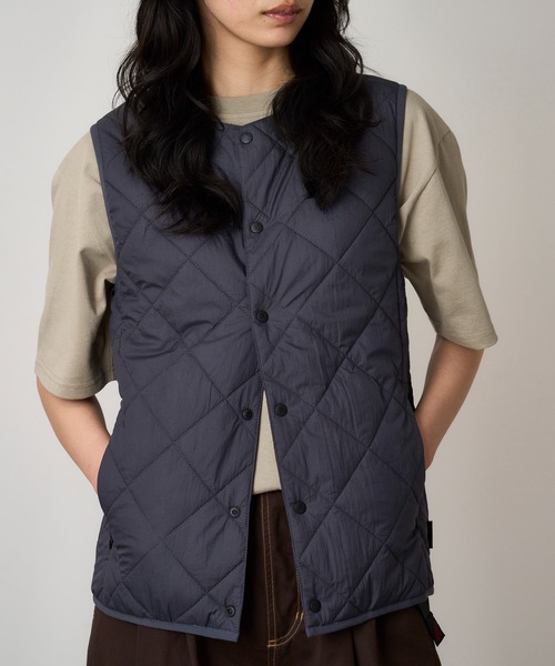 Gramicci（グラミチ）の「THERMAL INSULATION QUILTED VEST｜サーマルインシュレーションキルテッドベスト（ベスト・メンズ・サンドベージュ/ネイビー/ブラック/ダークグリーン・XS/S/M/L/XL/XXL）」の2枚目の写真