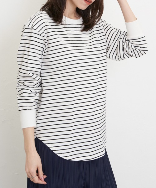 ikka（イッカ）の「【雑誌InRed12月号掲載】コットンUSA裾ラウンドロンT（Tシャツ/カットソー・レディース・オフホワイト/チャコールグレー/ダークベージュ/その他1・S/M/L）」の4枚目の写真