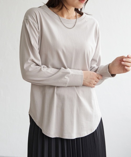 ikka（イッカ）の「【雑誌InRed12月号掲載】コットンUSA裾ラウンドロンT（Tシャツ/カットソー・レディース・オフホワイト/チャコールグレー/ダークベージュ/その他1・S/M/L）」の3枚目の写真