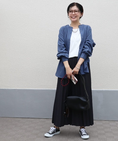 ikka（イッカ）の「【雑誌InRed12月号掲載】コットンUSA裾ラウンドロンT（Tシャツ/カットソー・レディース・オフホワイト/チャコールグレー/ダークベージュ/その他1・S/M/L）」の5枚目の写真