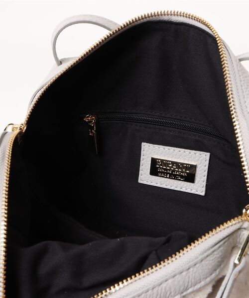 RIPANI(リパーニ)の「【RIPANI】レザーハンドルムートンバッグ(Q56465)(ハンドバッグ・レディース・ライトグレー/ダークグレー・ALL)」の5枚目の写真
