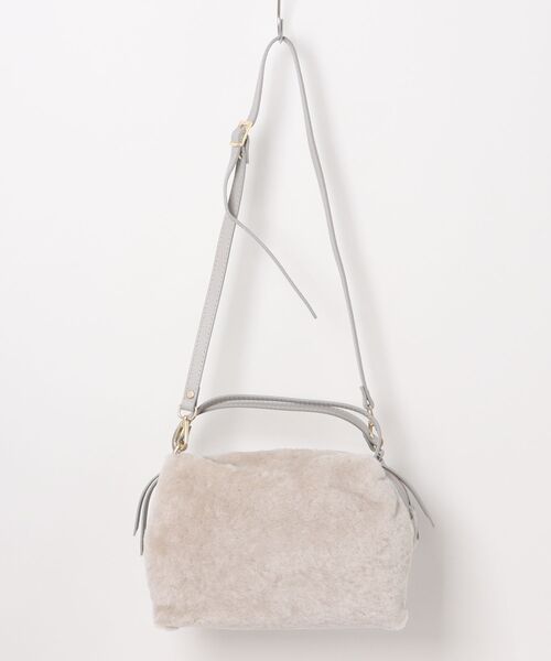 RIPANI(リパーニ)の「【RIPANI】レザーハンドルムートンバッグ(Q56465)(ハンドバッグ・レディース・ライトグレー/ダークグレー・ALL)」の7枚目の写真