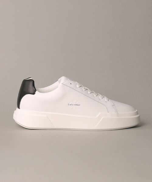 Calvin Klein(カルバン・クライン)の「チャンキーソール レザースニーカー(スニーカー・メンズ・ホワイト/ホワイト系その他・42/43/41/40)」の1枚目の写真