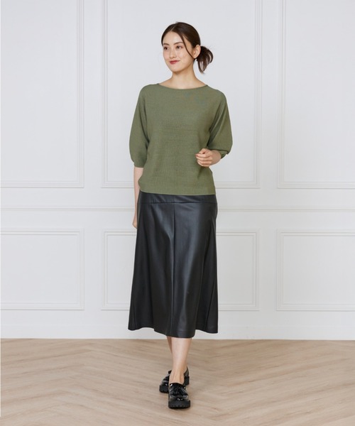 INED（イネド）の「ホールガーメント ボートネックパフスリーブニット《Cuoo》（ニット/セーター・レディース・ブラック/グレー/イエロー/カーキ・9号）」の5枚目の写真