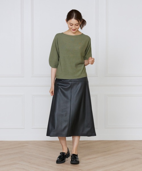 INED（イネド）の「ホールガーメント ボートネックパフスリーブニット《Cuoo》（ニット/セーター・レディース・ブラック/グレー/イエロー/カーキ・9号）」の6枚目の写真