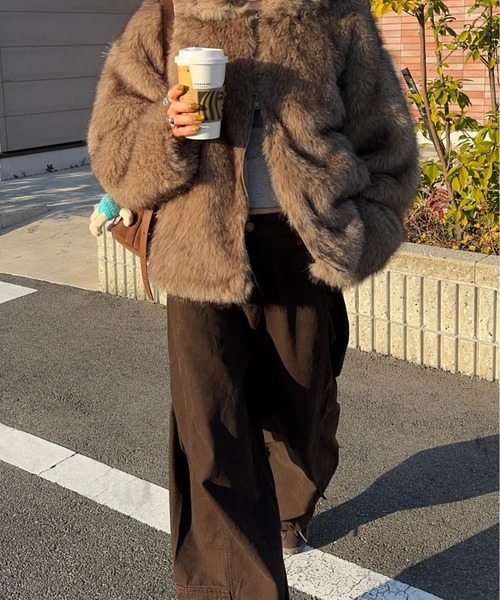 ANGIE(アンジー)の「フェイクファー ミドル丈 スタンドカラー ブルゾン(ブルゾン・レディース・ブラウン系/ブラウン/ダークブラウン系・FREE)」の9枚目の写真
