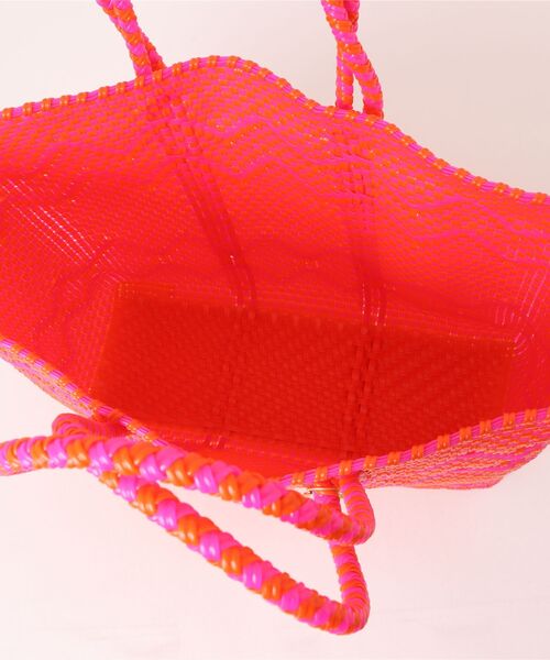 Letra（レトラ）の「【Ｌｅｔｒａ】ＭＥＲＣＡＤＯ　ＢＡＧ　ＰＬＡＹＡ　Ｓ（かごバッグ・レディース・オレンジ・SMALL）」の4枚目の写真