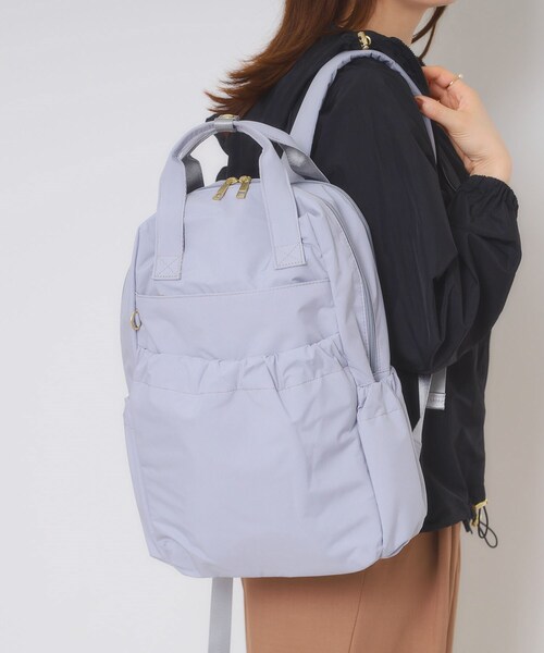 ITS'DEMO（イッツデモ）の「【A4／11ポケット】ふんわり軽量撥水リュック（バックパック/リュック・レディース・ダークグレー/ブラック/サックスブルー・00）」の3枚目の写真