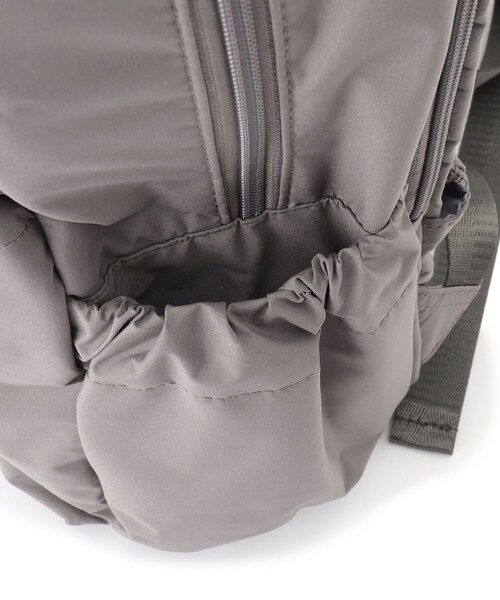 ITS'DEMO（イッツデモ）の「【A4／11ポケット】ふんわり軽量撥水リュック（バックパック/リュック・レディース・ダークグレー/ブラック/サックスブルー・00）」の13枚目の写真