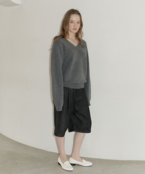 GIUNON（ジウノン）の「loose scallop v-neck knit / ルーズスカラップVネックニット（ニット/セーター・レディース・グリーン/ブラック/グレー/ブルー・FREE）」の13枚目の写真