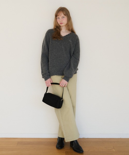 GIUNON（ジウノン）の「loose scallop v-neck knit / ルーズスカラップVネックニット（ニット/セーター・レディース・グリーン/ブラック/グレー/ブルー・FREE）」の5枚目の写真