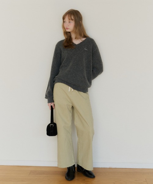 GIUNON（ジウノン）の「loose scallop v-neck knit / ルーズスカラップVネックニット（ニット/セーター・レディース・グリーン/ブラック/グレー/ブルー・FREE）」の7枚目の写真