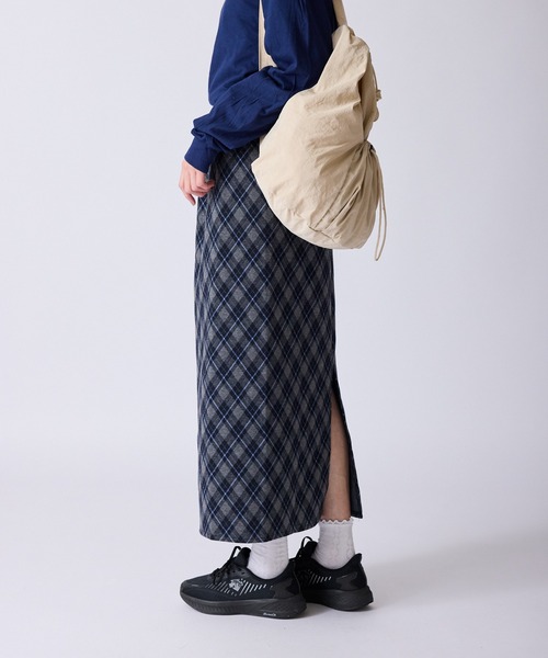 AO2（アオズ）の「バイヤスチェック バックスリットスカート（スカート・レディース・ネイビー/ブラウン/ブルー・FREE）」の3枚目の写真