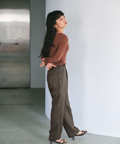 STRATA(エストラータ)の「ナローベルトタックテーパードパンツ 【低身長・小柄女性】(その他パンツ・レディース・ベージュ/ネイビー/ブラウン・XS/S)」の8枚目の写真