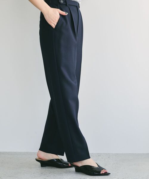 STRATA(エストラータ)の「ナローベルトタックテーパードパンツ 【低身長・小柄女性】(その他パンツ・レディース・ベージュ/ネイビー/ブラウン・XS/S)」の13枚目の写真