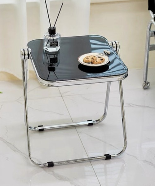 Made in I(メイドインアイ)の「Folding modern acrylic side table(家具・レディース・ホワイト/レッド/ブラウン/グレー/クリア/ブラック・FREE)」の3枚目の写真