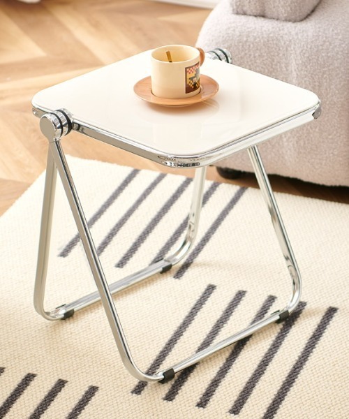 Made in I(メイドインアイ)の「Folding modern acrylic side table(家具・レディース・ホワイト/レッド/ブラウン/グレー/クリア/ブラック・FREE)」の10枚目の写真