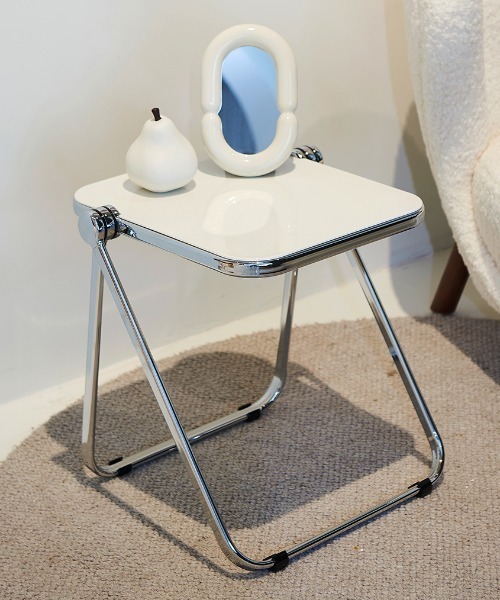 Made in I(メイドインアイ)の「Folding modern acrylic side table(家具・レディース・ホワイト/レッド/ブラウン/グレー/クリア/ブラック・FREE)」の7枚目の写真