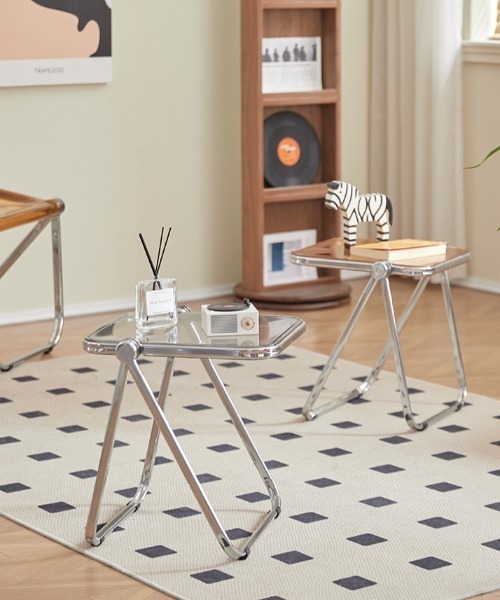 Made in I(メイドインアイ)の「Folding modern acrylic side table(家具・レディース・ホワイト/レッド/ブラウン/グレー/クリア/ブラック・FREE)」の17枚目の写真