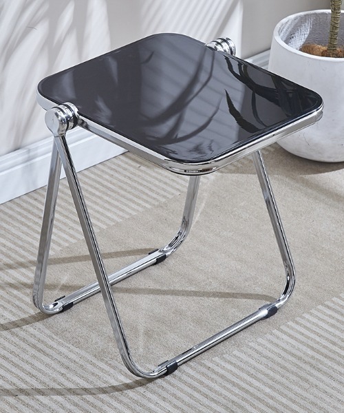 Made in I(メイドインアイ)の「Folding modern acrylic side table(家具・レディース・ホワイト/レッド/ブラウン/グレー/クリア/ブラック・FREE)」の12枚目の写真