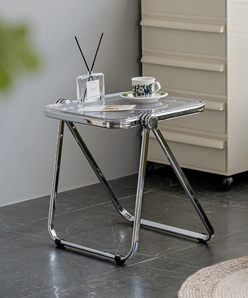 Made in I(メイドインアイ)の「Folding modern acrylic side table(家具・レディース・ホワイト/レッド/ブラウン/グレー/クリア/ブラック・FREE)」の15枚目の写真