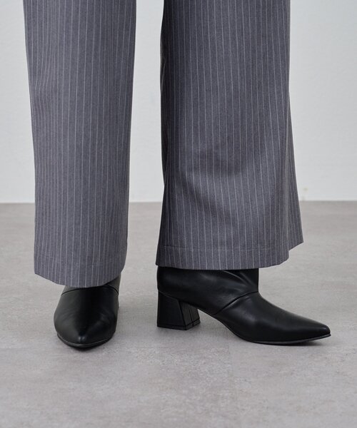 SHENERY(シーナリー)の「ポインテッドショートブーツ(ブーツ・レディース・ブラック・36/37/38)」の2枚目の写真