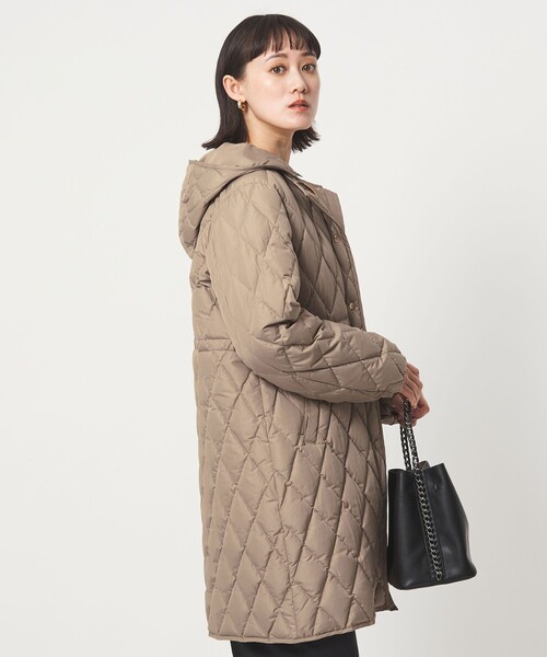 green label relaxing（グリーンレーベルリラクシング）の「キルティング ライト ダウン コート 撥水（ダウンジャケット/コート・レディース・ネイビー/モカ/ナチュラル・36/38）」の10枚目の写真
