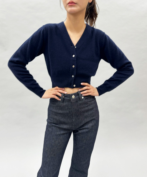 EDIT. FOR LULU（エディットフォールル）の「カシミヤVネックカーディガン（ニット/セーター・レディース・ホワイト/ピンク系その他/ネイビー・FREE）」の13枚目の写真