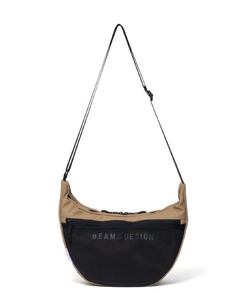 BEAMS DESIGN(ビームス デザイン)の「BEAMSDESIGN(ビームスデザイン)エラスティックメッシュ ショルダーバッグ(ショルダーバッグ・メンズ・サンドベージュ/ネイビー/ブラック・FREE)」の2枚目の写真