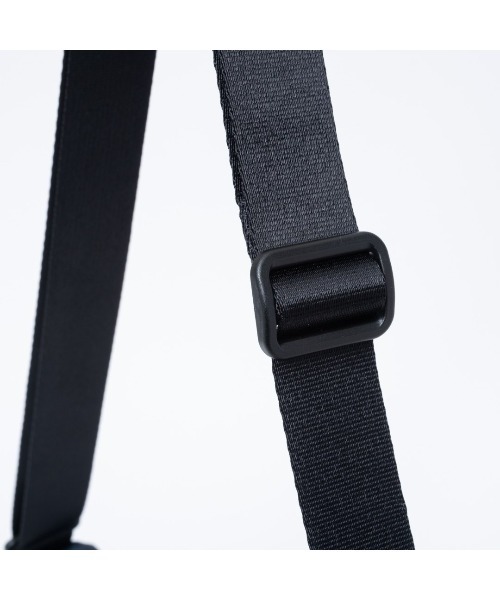 BEAMS DESIGN(ビームス デザイン)の「BEAMSDESIGN(ビームスデザイン)エラスティックメッシュ ショルダーバッグ(ショルダーバッグ・メンズ・サンドベージュ/ネイビー/ブラック・FREE)」の21枚目の写真
