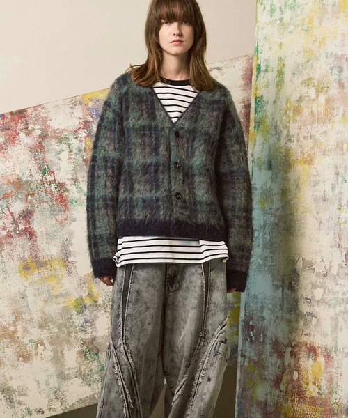 MAISON SPECIAL(メゾンスペシャル)の「《UNISEX》5G Plaid Pattern Shaggy Knit V-neck Cardigan/5GチェックパターンシャギーニットVネックカーディガン【MAISON SPECIAL/メゾンスペシャル】(カーディガン/ボレロ・メンズ・ブラウン/ブルー・0/1/2)」の4枚目の写真