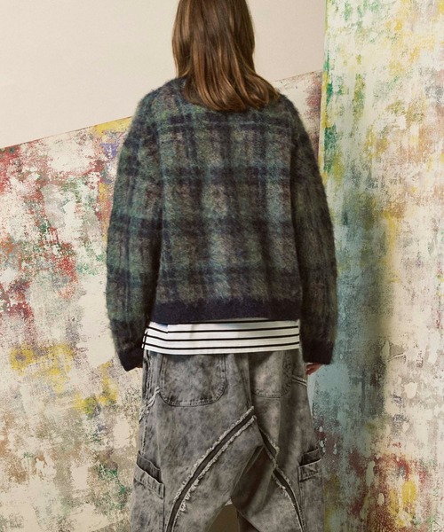 MAISON SPECIAL(メゾンスペシャル)の「《UNISEX》5G Plaid Pattern Shaggy Knit V-neck Cardigan/5GチェックパターンシャギーニットVネックカーディガン【MAISON SPECIAL/メゾンスペシャル】(カーディガン/ボレロ・メンズ・ブラウン/ブルー・0/1/2)」の6枚目の写真