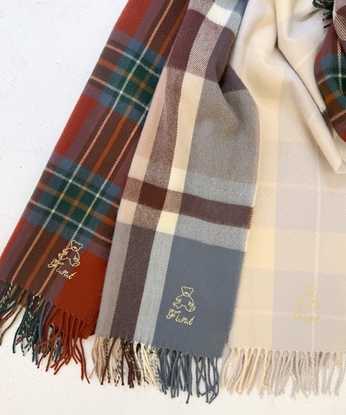 F i.n.t(フィント)の「テディベア刺繍入りチェックストール(ストール/ショール・レディース・ラベンダー/レンガ/ブルー・FREE)」の2枚目の写真