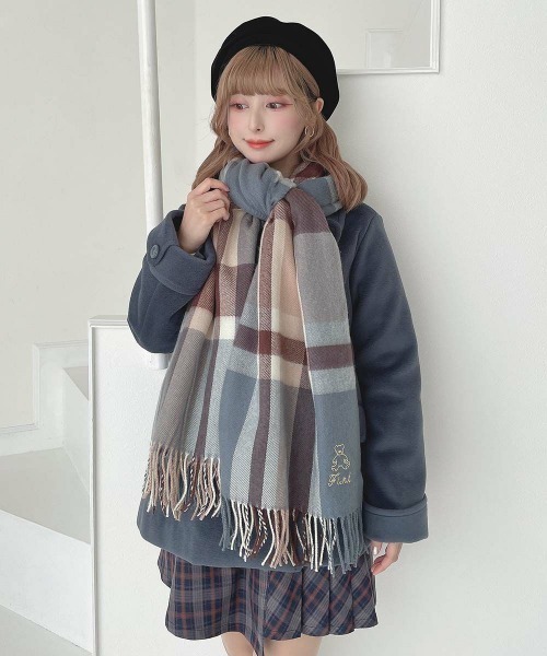 F i.n.t(フィント)の「テディベア刺繍入りチェックストール(ストール/ショール・レディース・ラベンダー/レンガ/ブルー・FREE)」の9枚目の写真