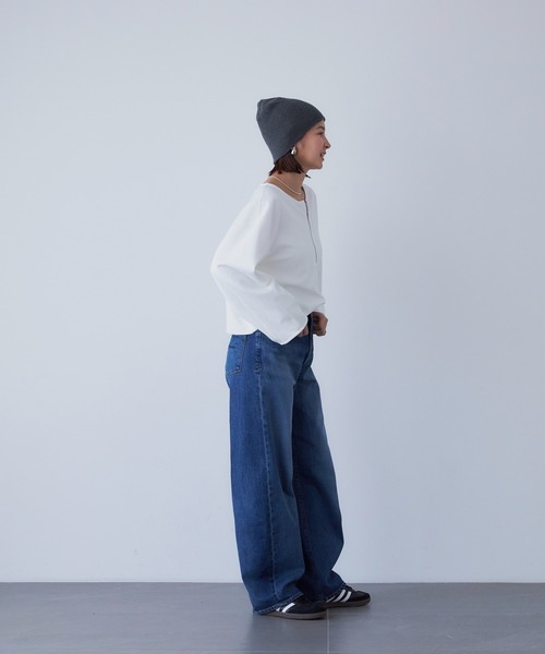 YANUK（ヤヌーク）の「カーブテーパード "LAURA"（デニムパンツ・レディース・ブルー・21inch/22inch/23inch/24inch/25inch/26inch/27inch）」の4枚目の写真