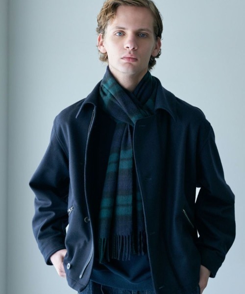 Johnstons of Elgin（ジョンストンズオブエルガン）の「[別注]小判チェックスカーフ(ウール/カシミヤ) 全2色（マフラー・メンズ・グレー/グリーン系その他・00）」の6枚目の写真