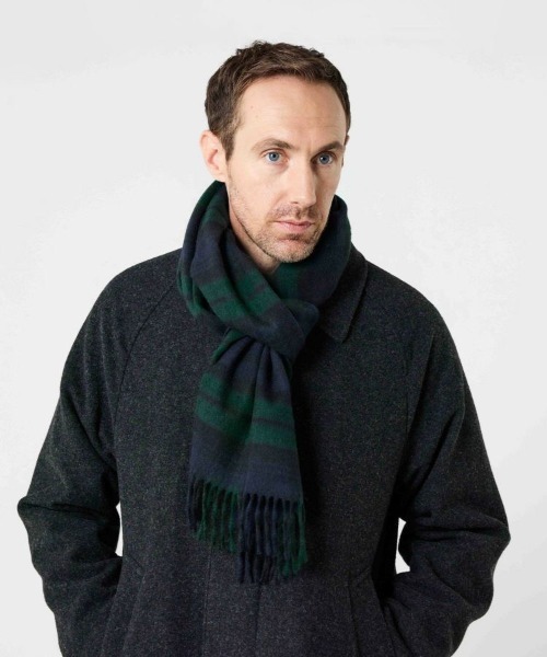 Johnstons of Elgin（ジョンストンズオブエルガン）の「[別注]小判チェックスカーフ(ウール/カシミヤ) 全2色（マフラー・メンズ・グレー/グリーン系その他・00）」の9枚目の写真