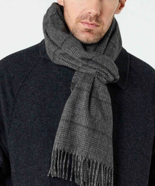 Johnstons of Elgin（ジョンストンズオブエルガン）の「[別注]小判チェックスカーフ(ウール/カシミヤ) 全2色（マフラー・メンズ・グレー/グリーン系その他・00）」の14枚目の写真