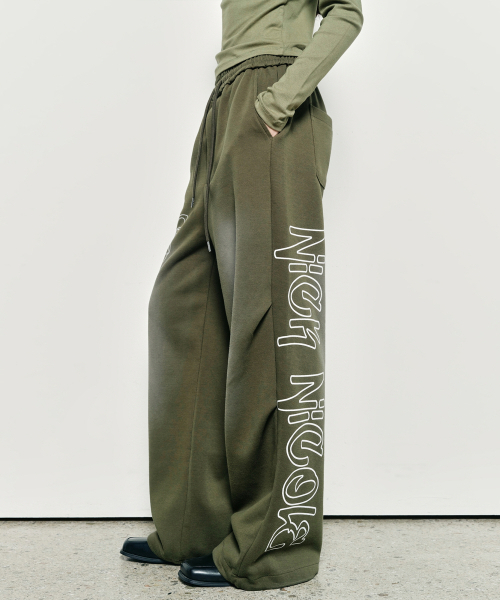 NICK&NICOLE(ニックアンドニコール)の「NICOLE BUTTERFLY WASHING SWEAT PANTS_KHAKI(スウェットパンツ・レディース・その他・FREE)」の2枚目の写真