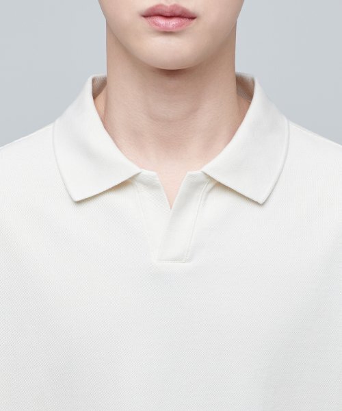 MUSINSA STANDARD(ムシンサスタンダード)の「スリットネックピケタートルネックシャツ【クリーム】(ポロシャツ・メンズ・その他・SMALL/MEDIUM/LARGE/X-LARGE/XX-LARGE/XXX-LARGE)」の5枚目の写真