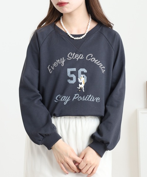 Quelle Chance(ケルシャンス)の「プリント+刺繍 長袖プルオーバー(Tシャツ/カットソー・レディース・杢グレー/チャコールグレー/グリーン/マスタード・M/L)」の2枚目の写真